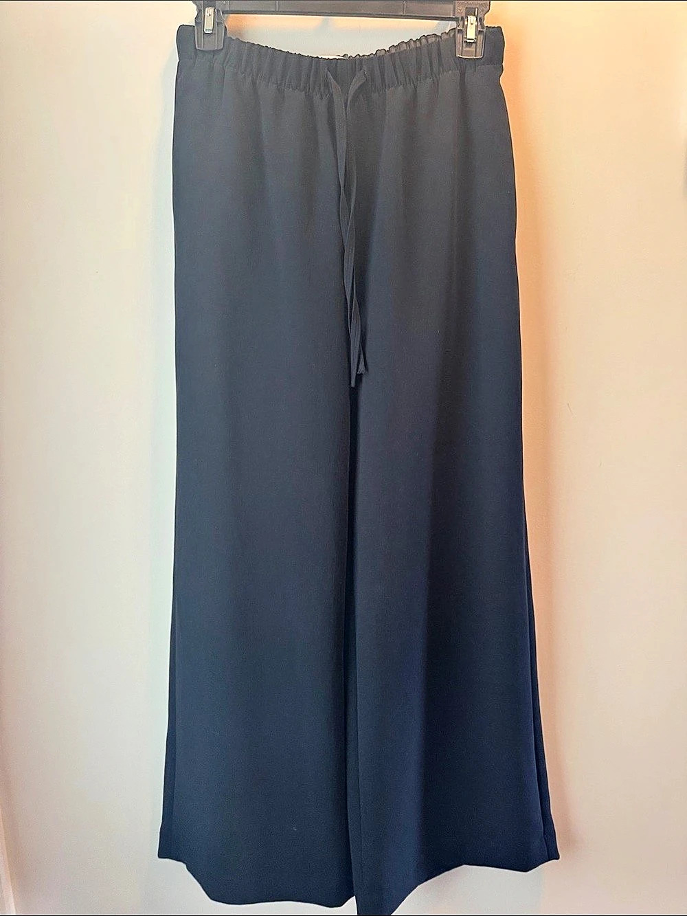 Aritzia The Lodge Pant - Crepette Wide Leg Pants in Black Size Small
